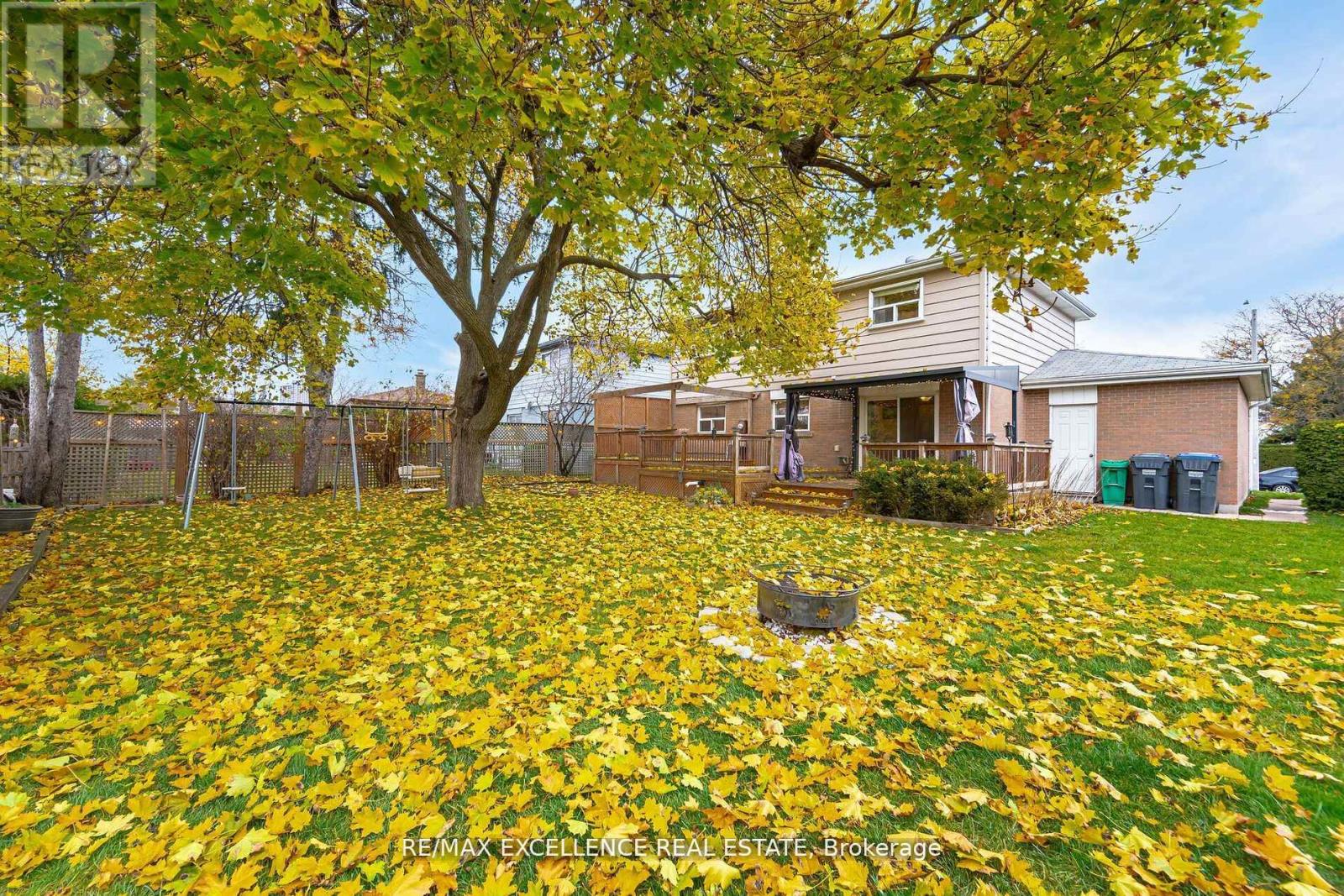 11 Crawley Drive, Brampton (Avondale), Ontario  L6T 2R6 - Photo 39 - W12422184