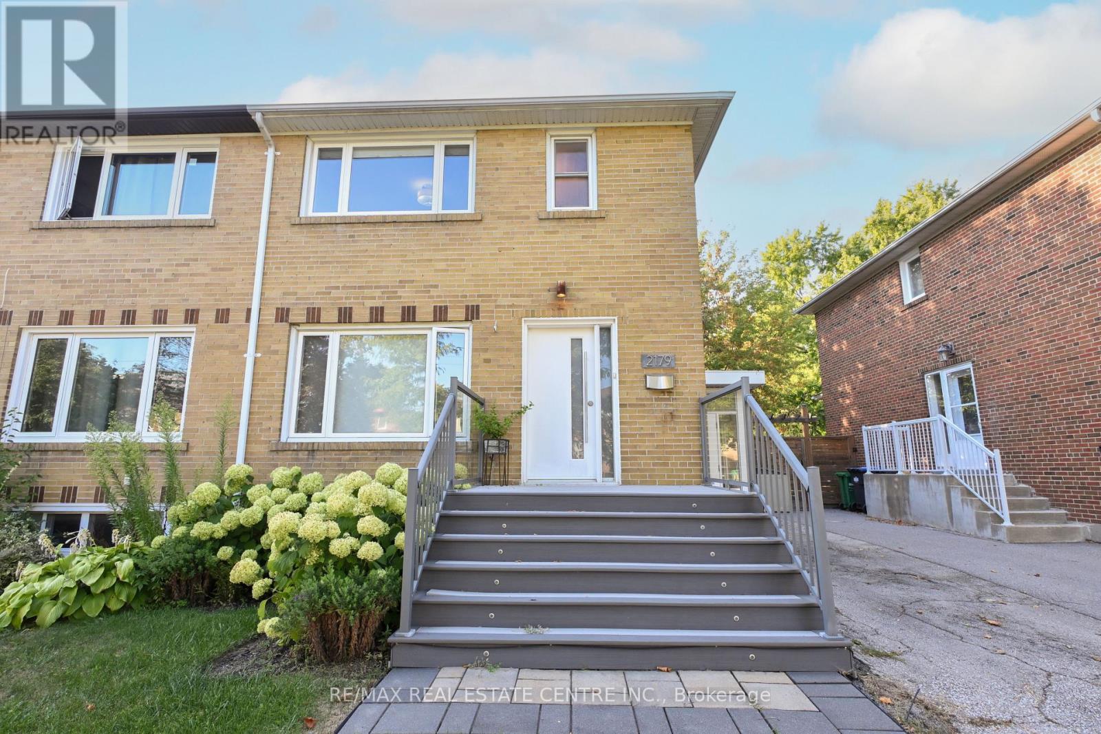 2179 Wiseman Court, Mississauga, Ontario  L5J 1P3 - Photo 4 - W12422227