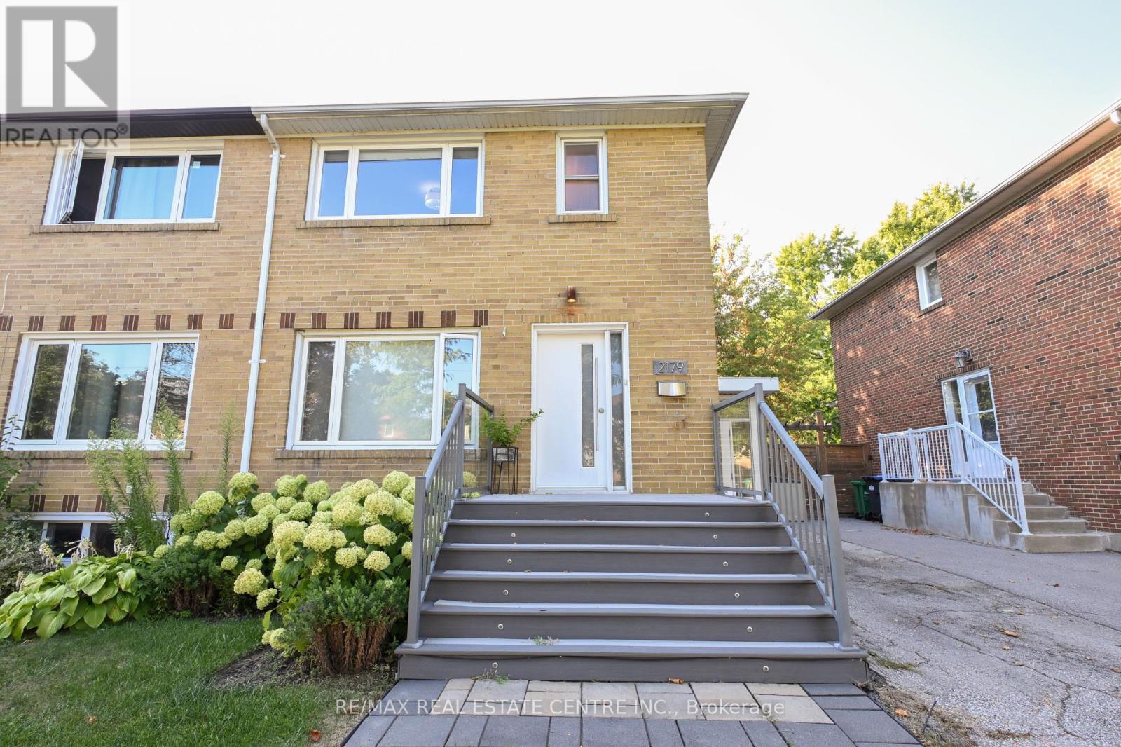 2179 Wiseman Court, Mississauga, Ontario  L5J 1P3 - Photo 5 - W12422227
