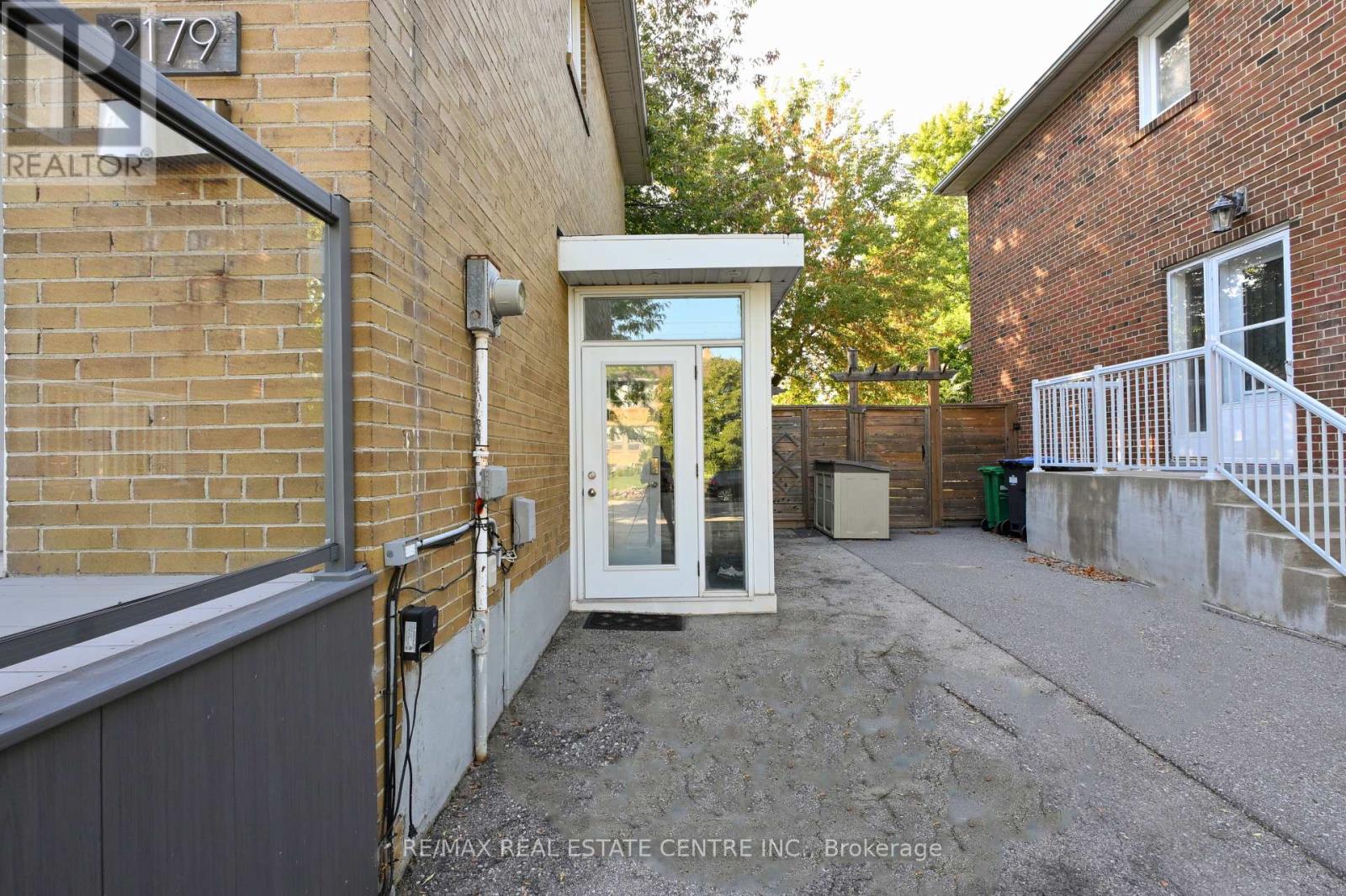 2179 Wiseman Court, Mississauga, Ontario  L5J 1P3 - Photo 7 - W12422227