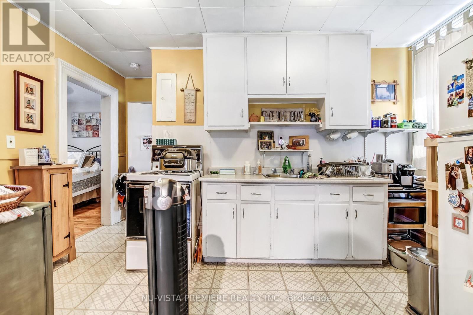 312 Piccadilly Street, London East, Ontario  N6A 1S6 - Photo 15 - X12422300