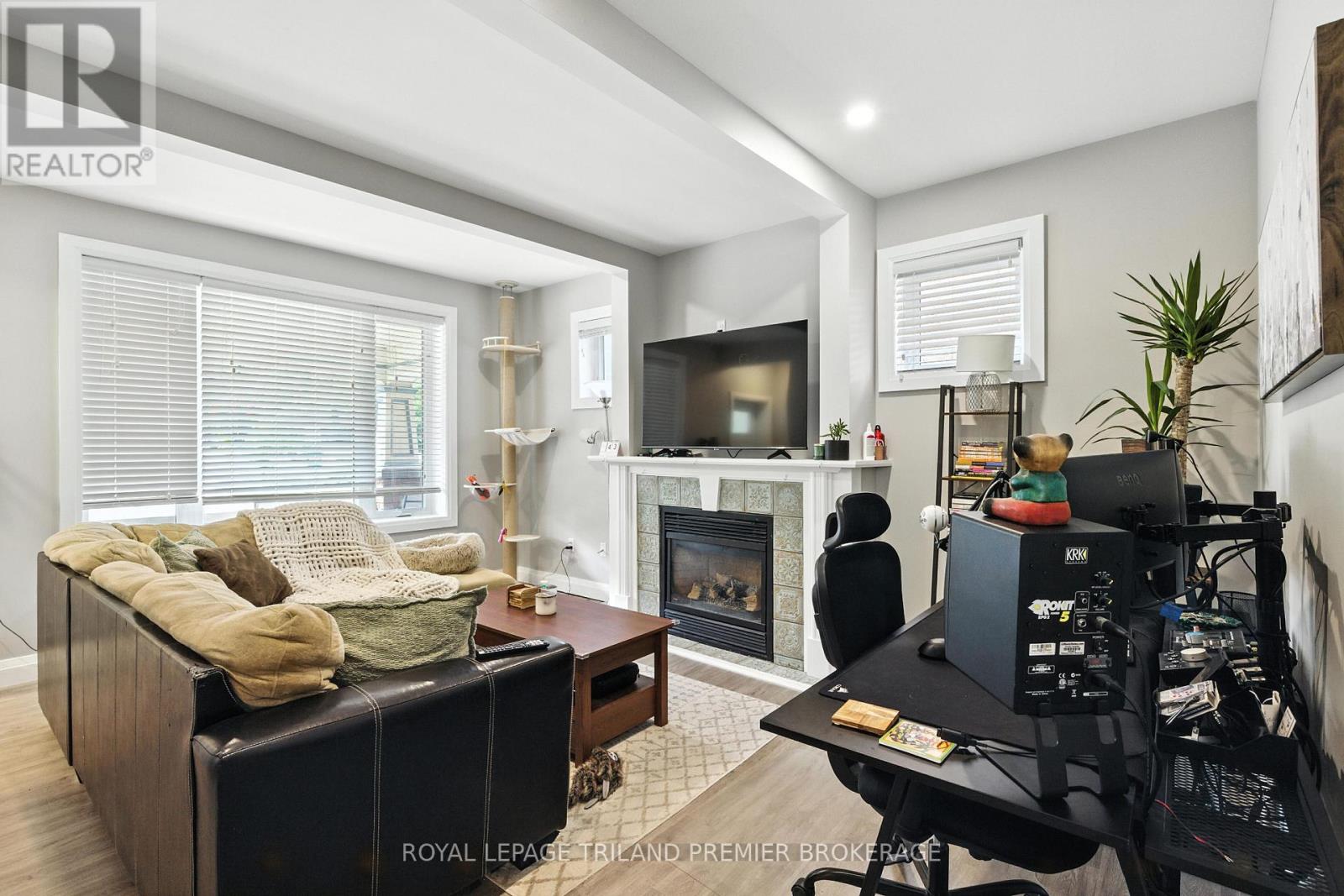 636 Queens Avenue, London East, Ontario  N5W 3H1 - Photo 4 - X12422304