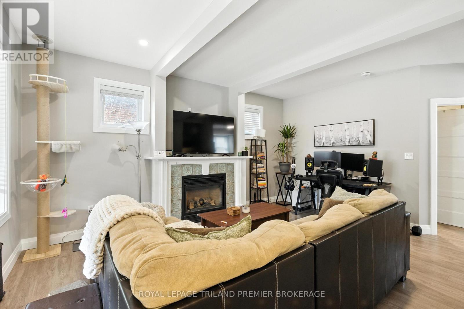 636 Queens Avenue, London East, Ontario  N5W 3H1 - Photo 5 - X12422304