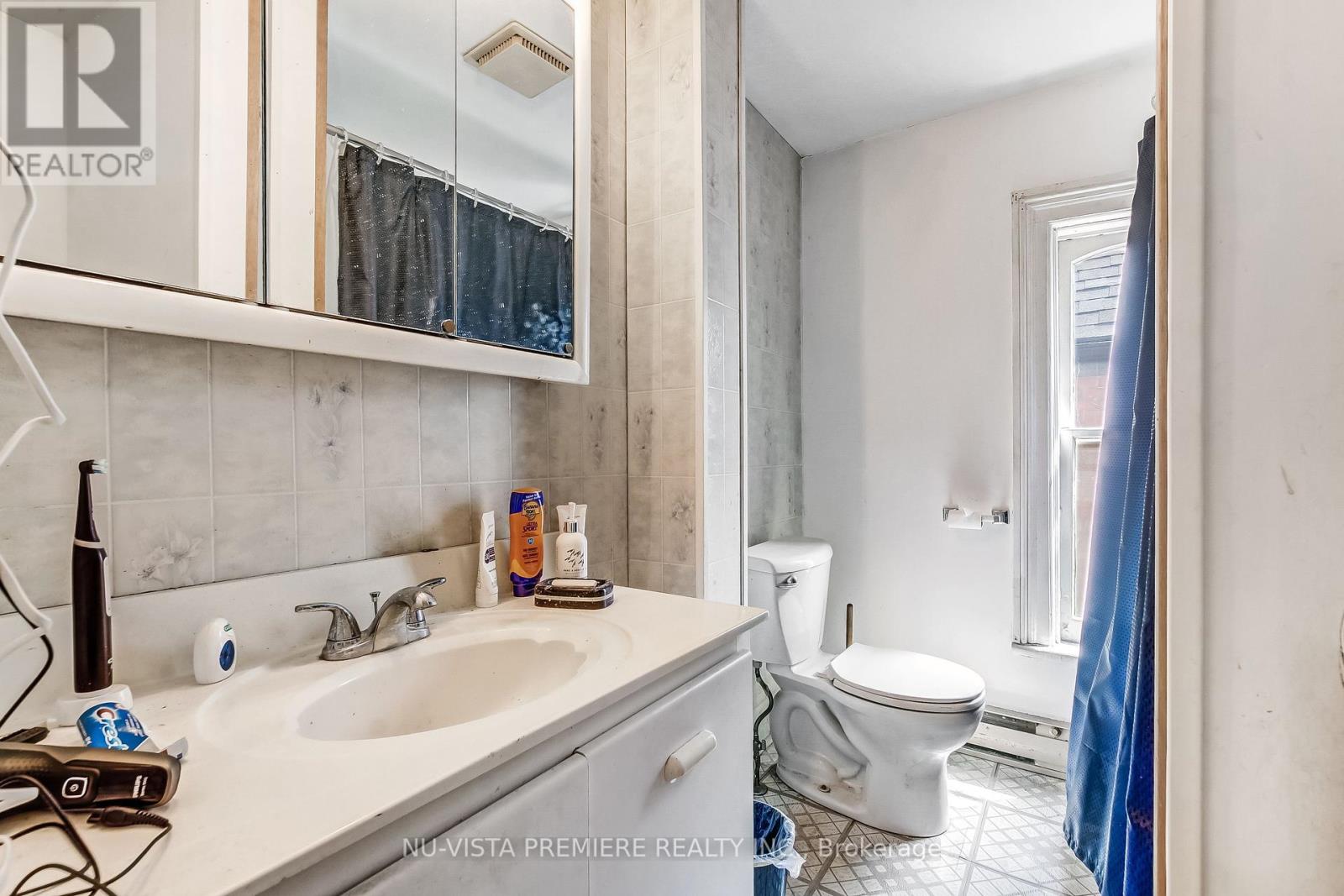 312 Piccadilly Street, London East, Ontario  N6A 1S6 - Photo 7 - X12422309