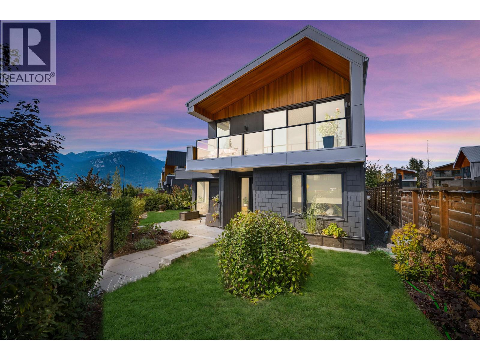 2979 HUCKLEBERRY DRIVE, Squamish, British Columbia