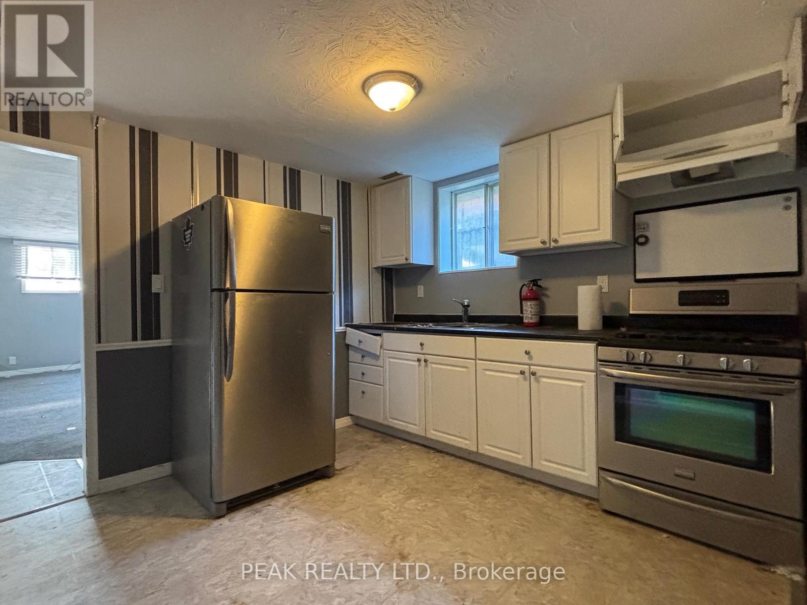 79 Henry Street, Cambridge, Ontario  N1R 6C8 - Photo 11 - X12422237