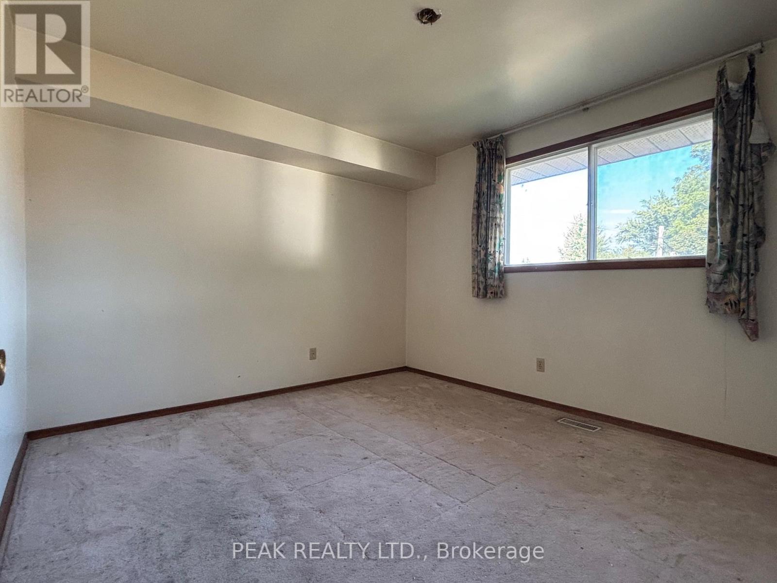 79 Henry Street, Cambridge, Ontario  N1R 6C8 - Photo 9 - X12422237