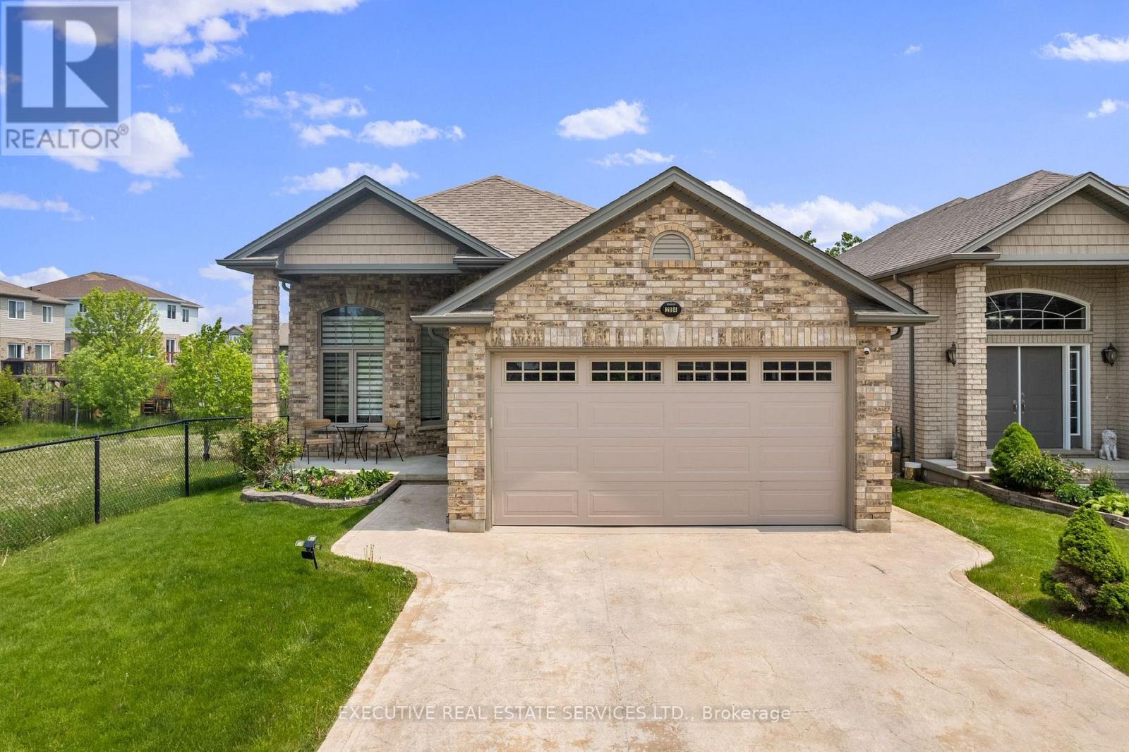 LOWER WALKOUT  + BASEMENT - 2884 DEVON ROAD, London South, Ontario