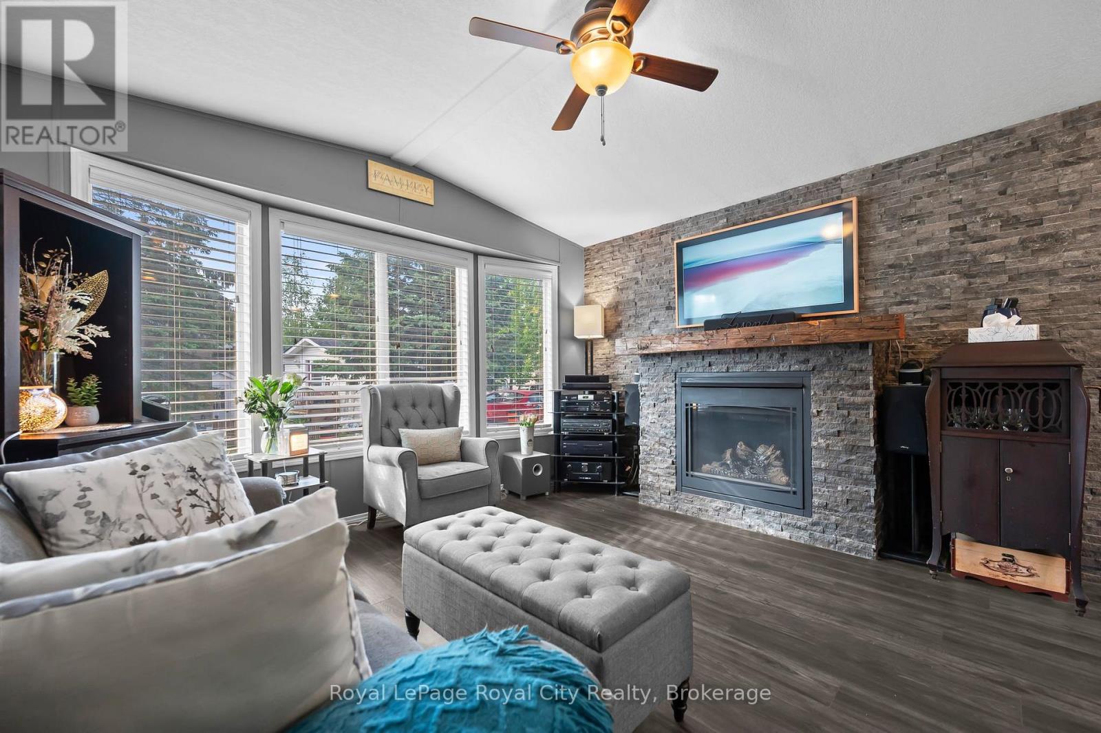 6 Water (Pvt) Street, Puslinch, Ontario  N1H 6H9 - Photo 10 - X12422338