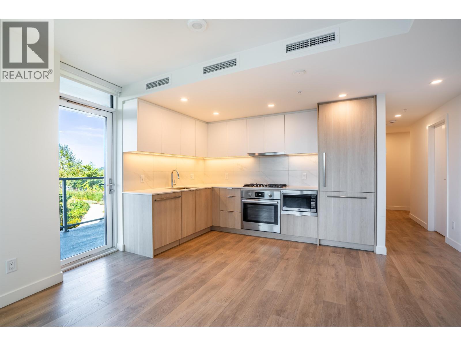 707 318 Alderson Avenue, Coquitlam, British Columbia  V3K 0J1 - Photo 3 - R3051364