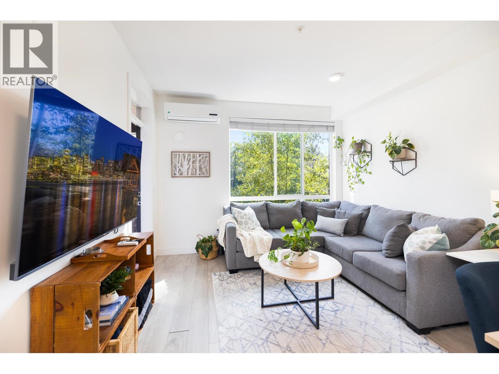 213 719 W 3rd Street, North Vancouver, British Columbia  V7M 0E7 - Photo 3 - R3051372