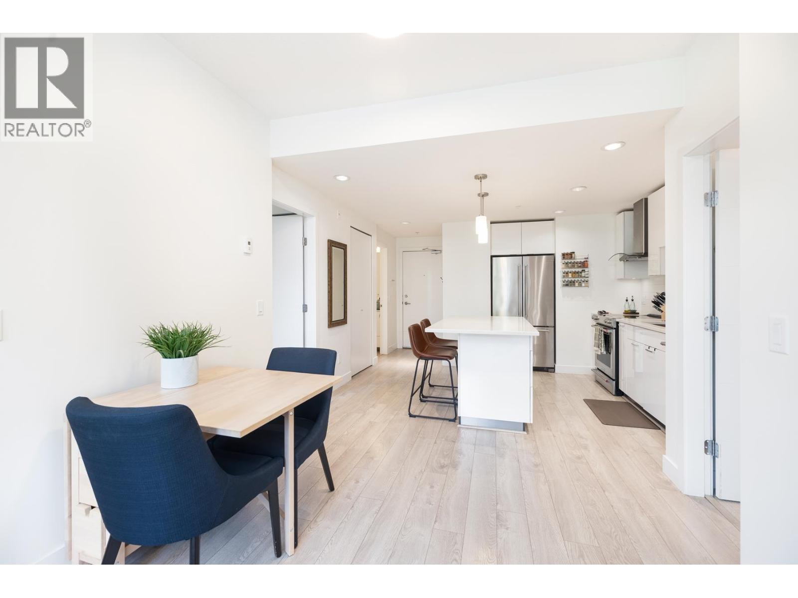 213 719 W 3rd Street, North Vancouver, British Columbia  V7M 0E7 - Photo 4 - R3051372