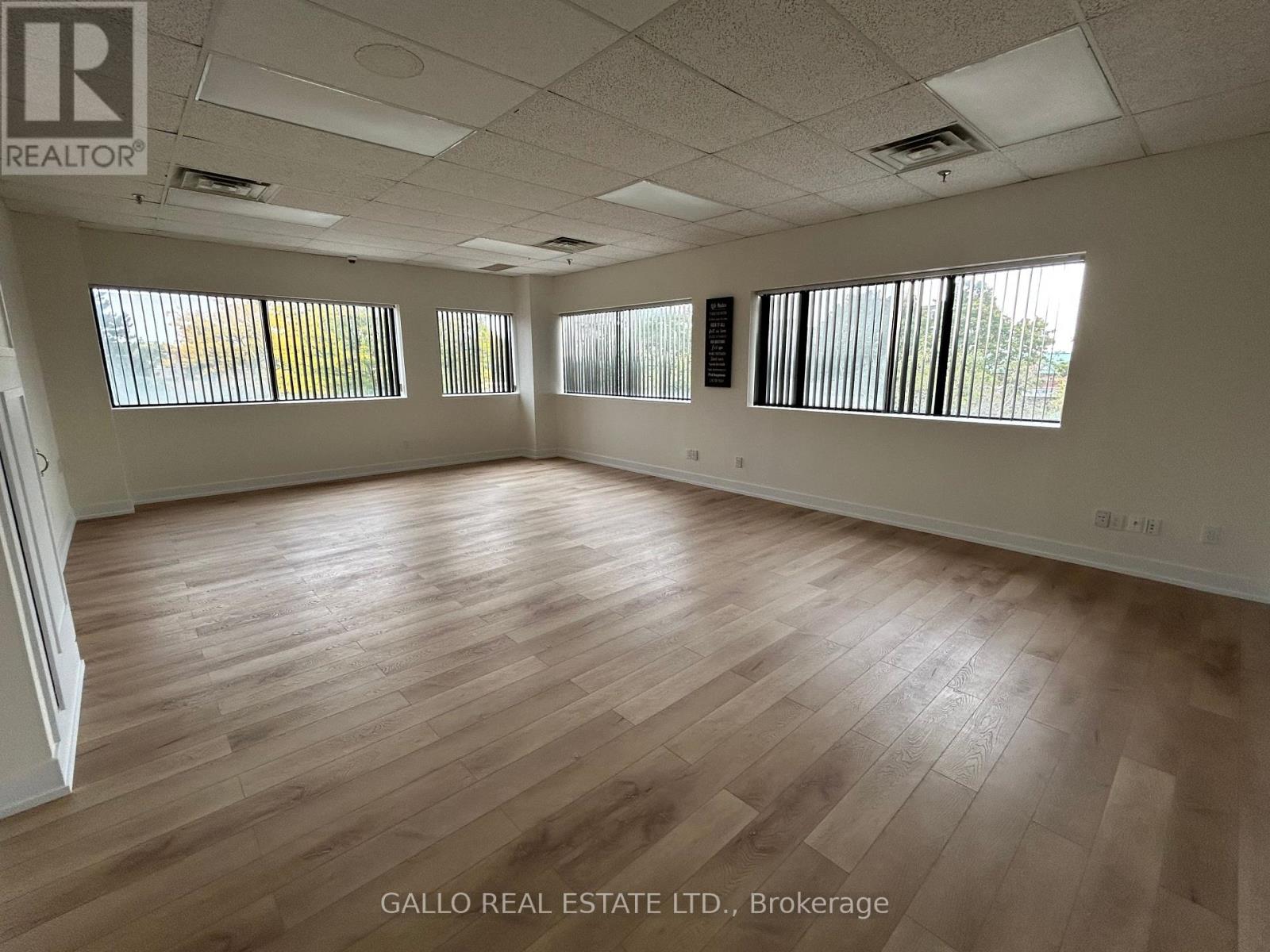 20 - 117 Ringwood Drive, Whitchurch-Stouffville, Ontario  L4A 8C1 - Photo 2 - N12193577
