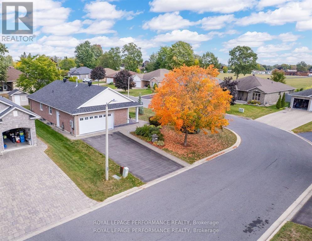 541 Dean Drive, Cornwall, Ontario  K6H 7H7 - Photo 5 - X12417430