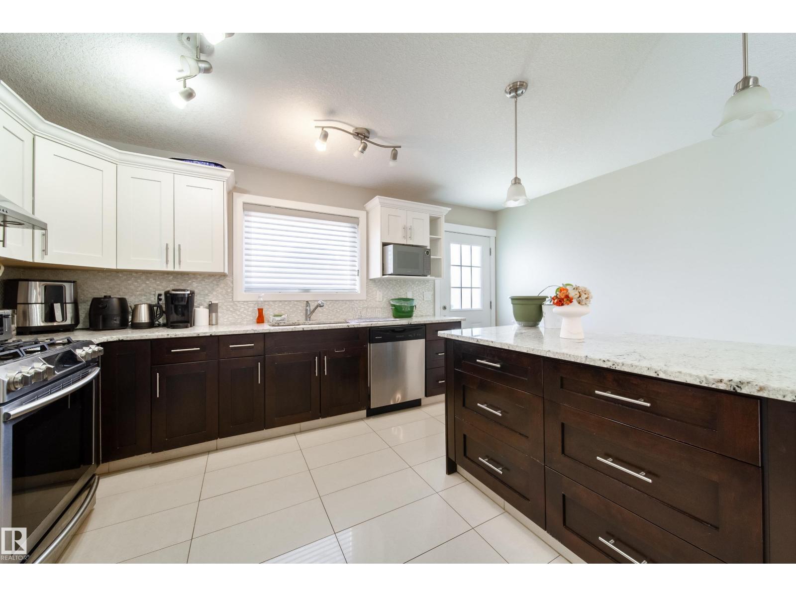 9742 153 St Nw, Edmonton, Alberta  T5P 2A5 - Photo 17 - E4459104