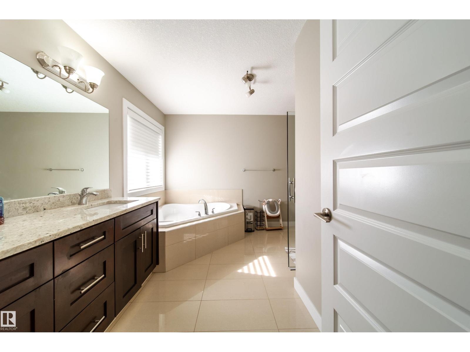 9742 153 St Nw, Edmonton, Alberta  T5P 2A5 - Photo 25 - E4459104