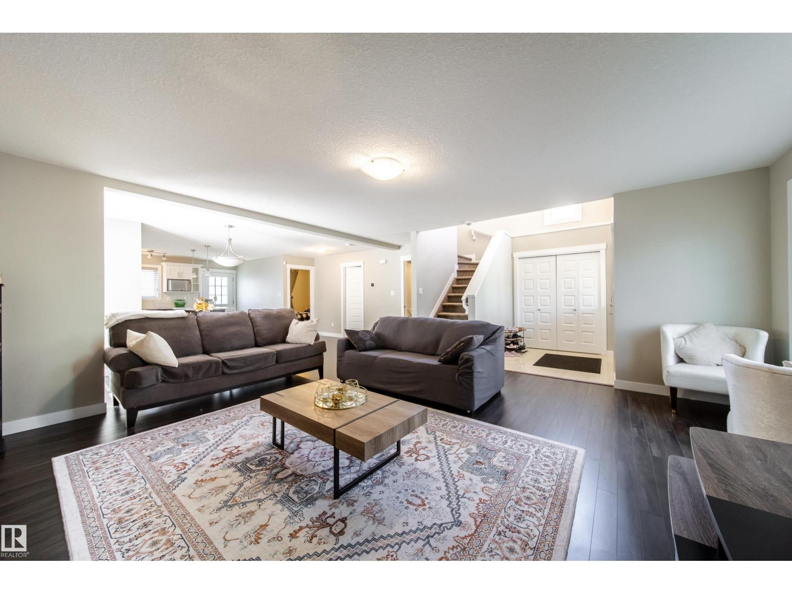 9742 153 St Nw, Edmonton, Alberta  T5P 2A5 - Photo 4 - E4459104