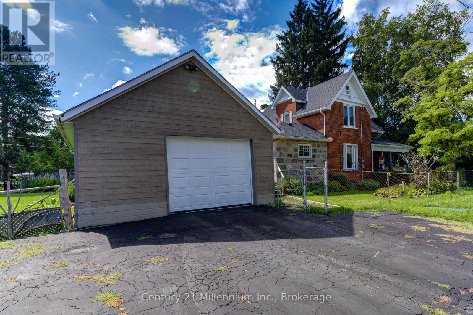 47 Pearson Street, Meaford, Ontario  N4L 1K7 - Photo 36 - X12380596