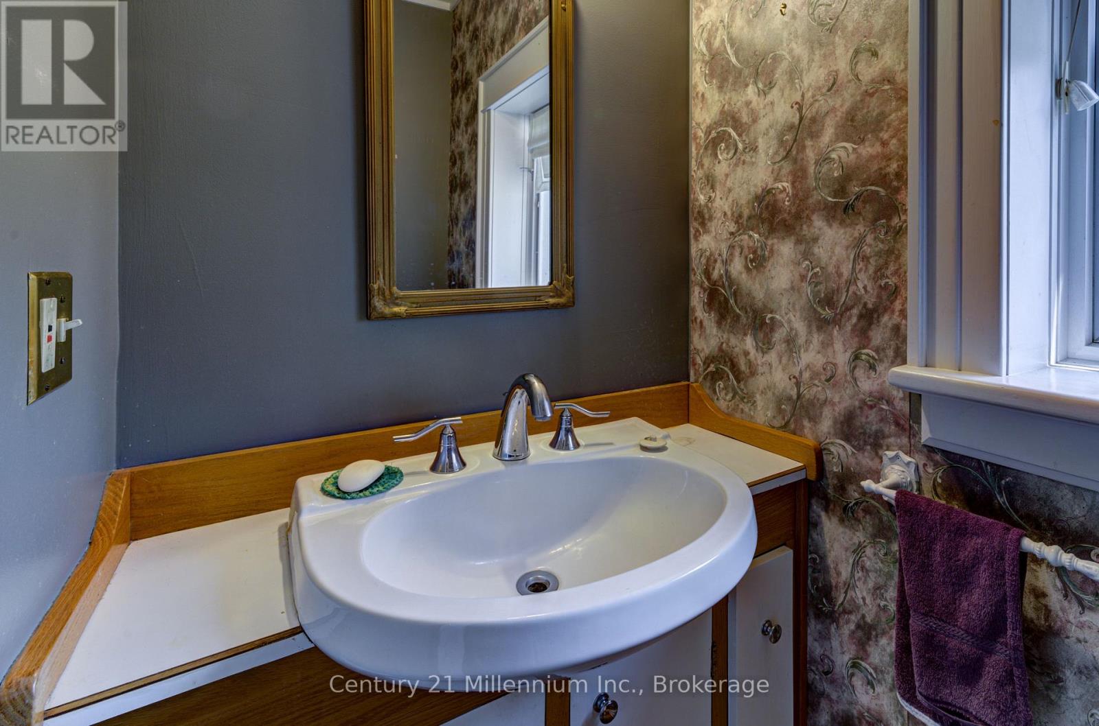 47 Pearson Street, Meaford, Ontario  N4L 1K7 - Photo 19 - X12380596