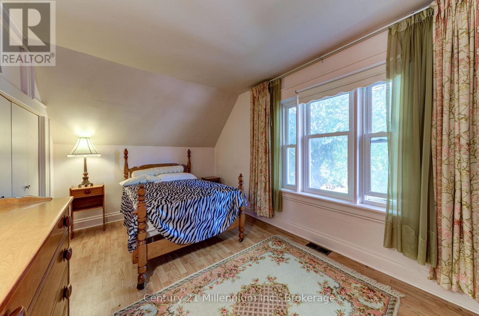 47 Pearson Street, Meaford, Ontario  N4L 1K7 - Photo 21 - X12380596