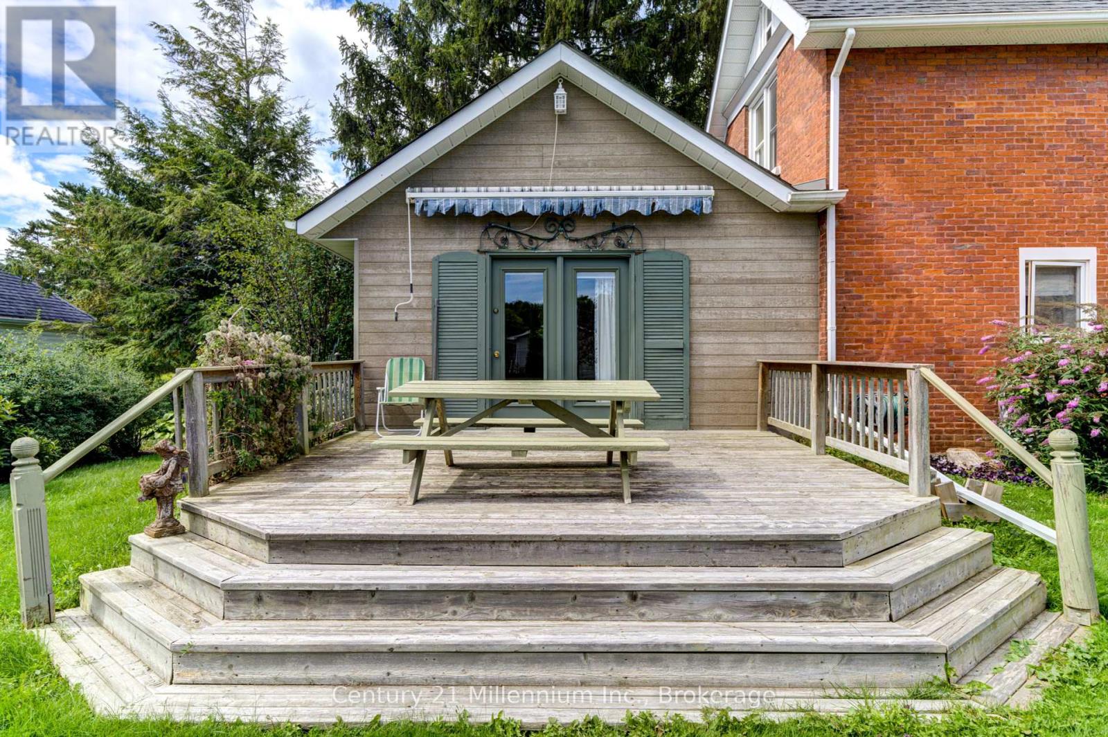 47 Pearson Street, Meaford, Ontario  N4L 1K7 - Photo 29 - X12380596