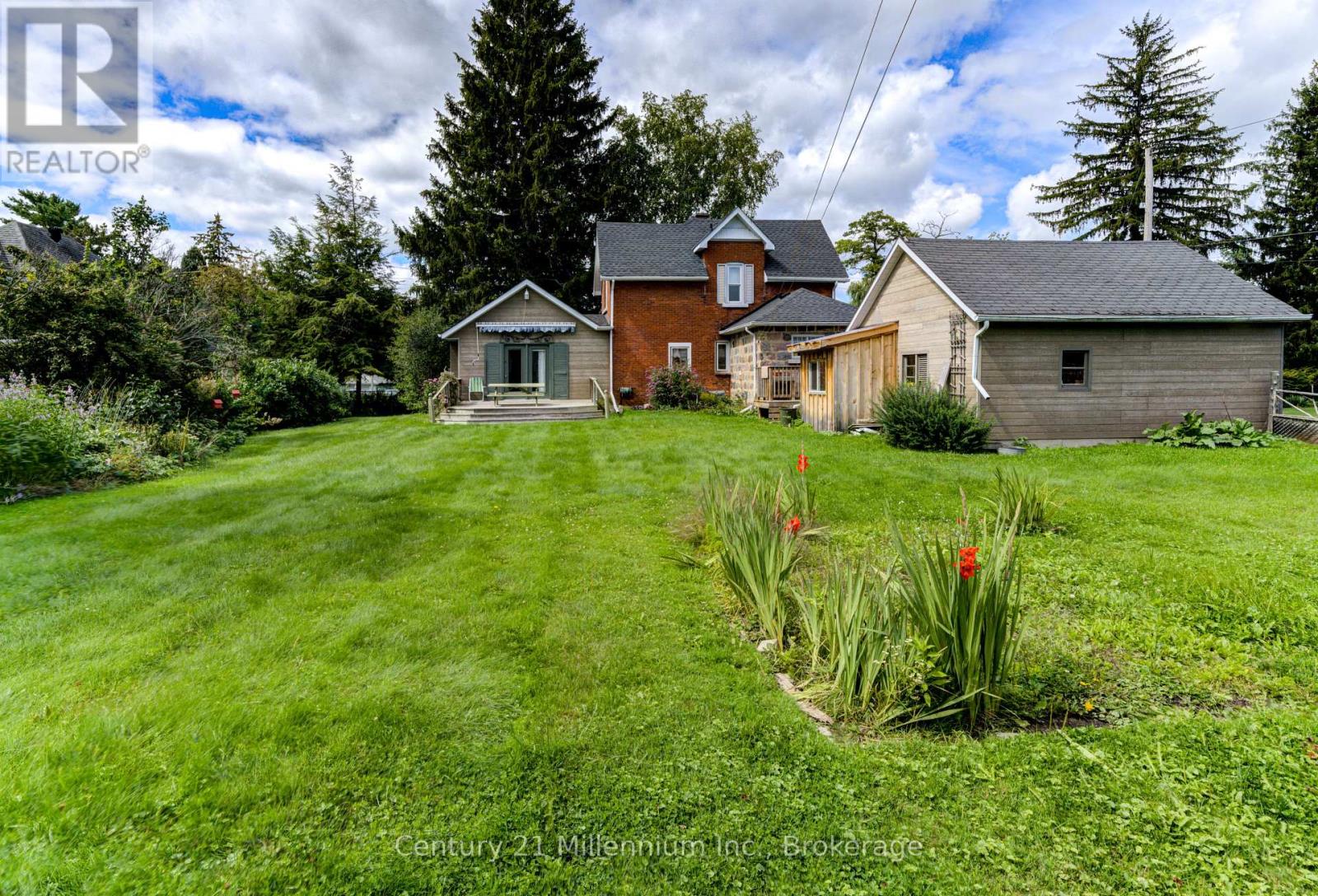 47 Pearson Street, Meaford, Ontario  N4L 1K7 - Photo 31 - X12380596