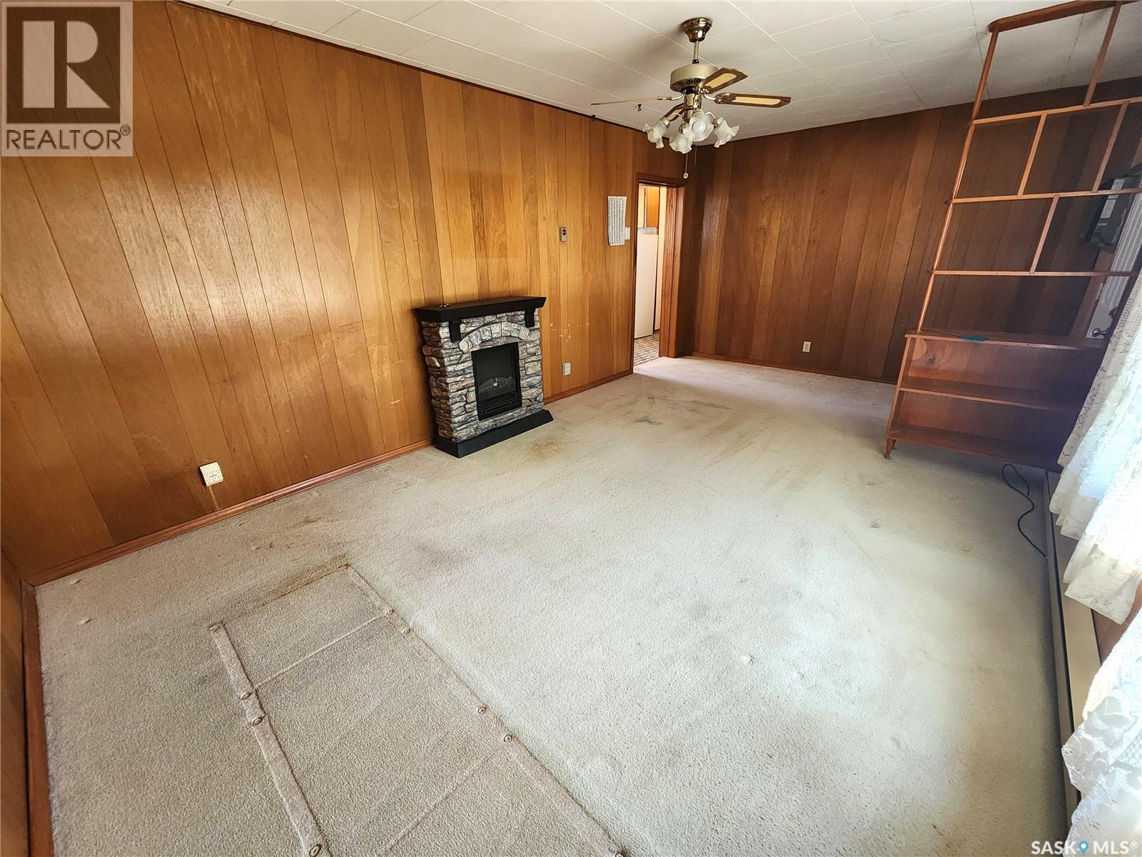208 2nd Avenue E, Lampman, Saskatchewan  S0C 1N0 - Photo 10 - SK019060