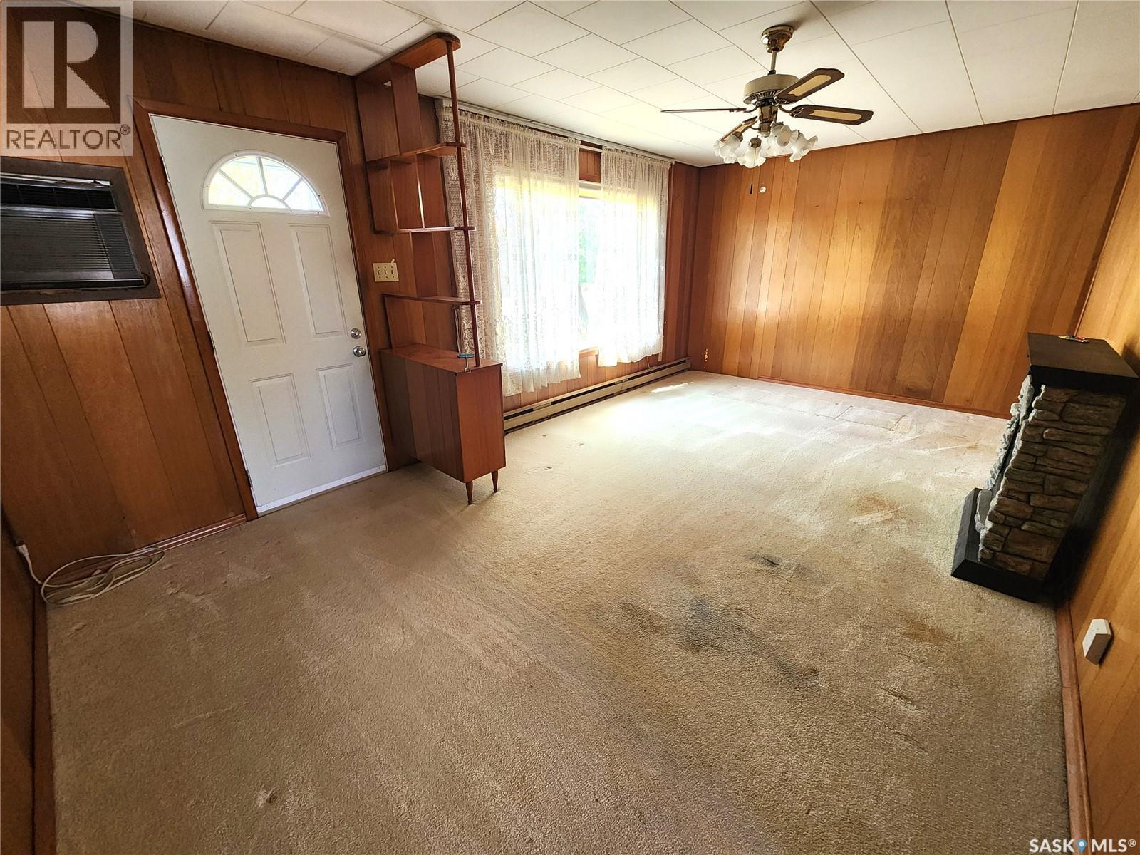 208 2nd Avenue E, Lampman, Saskatchewan  S0C 1N0 - Photo 12 - SK019060