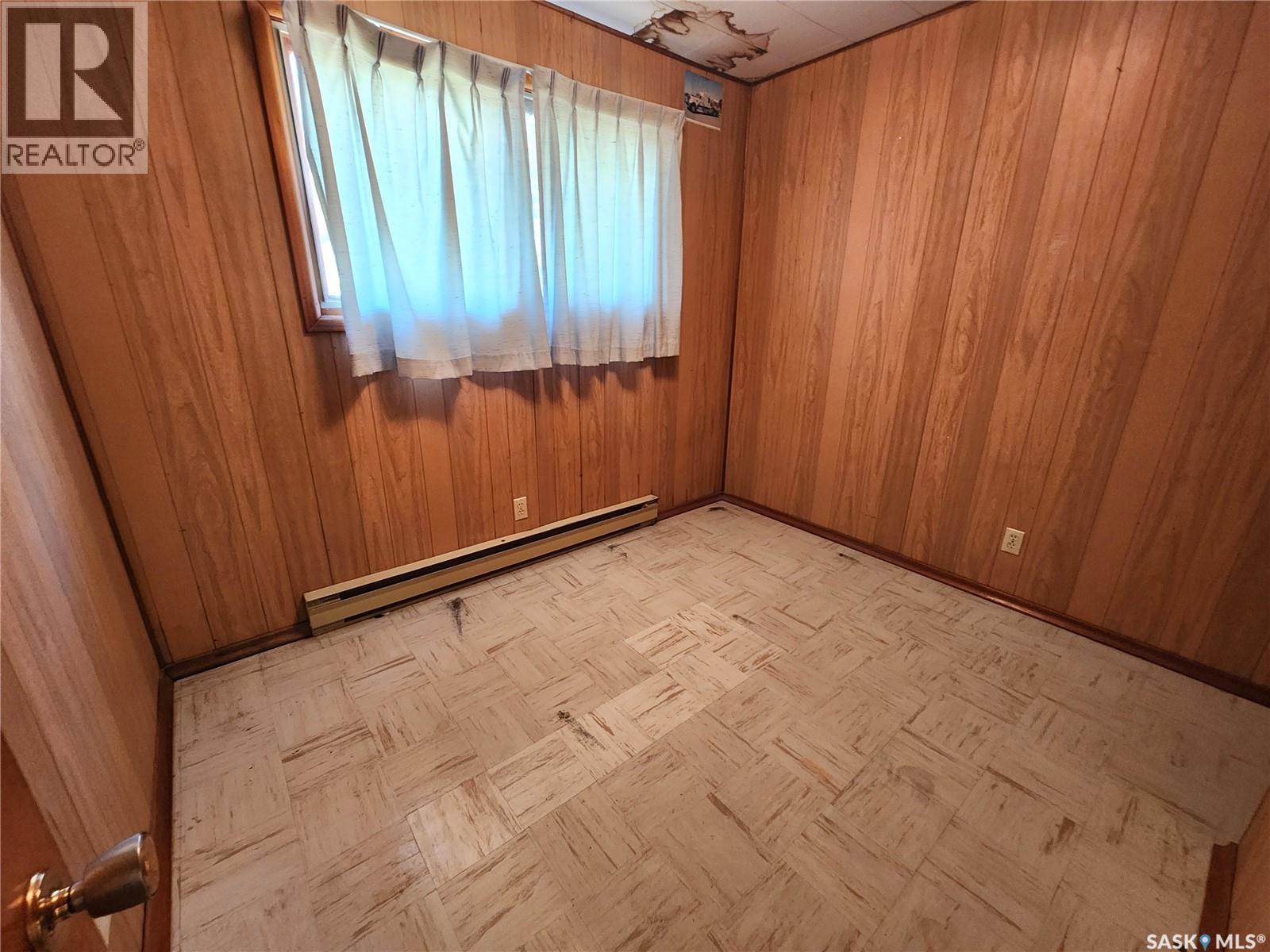 208 2nd Avenue E, Lampman, Saskatchewan  S0C 1N0 - Photo 16 - SK019060