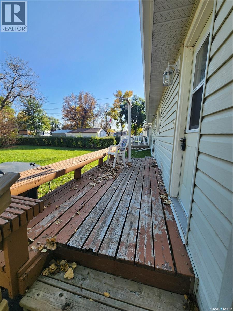 208 2nd Avenue E, Lampman, Saskatchewan  S0C 1N0 - Photo 22 - SK019060