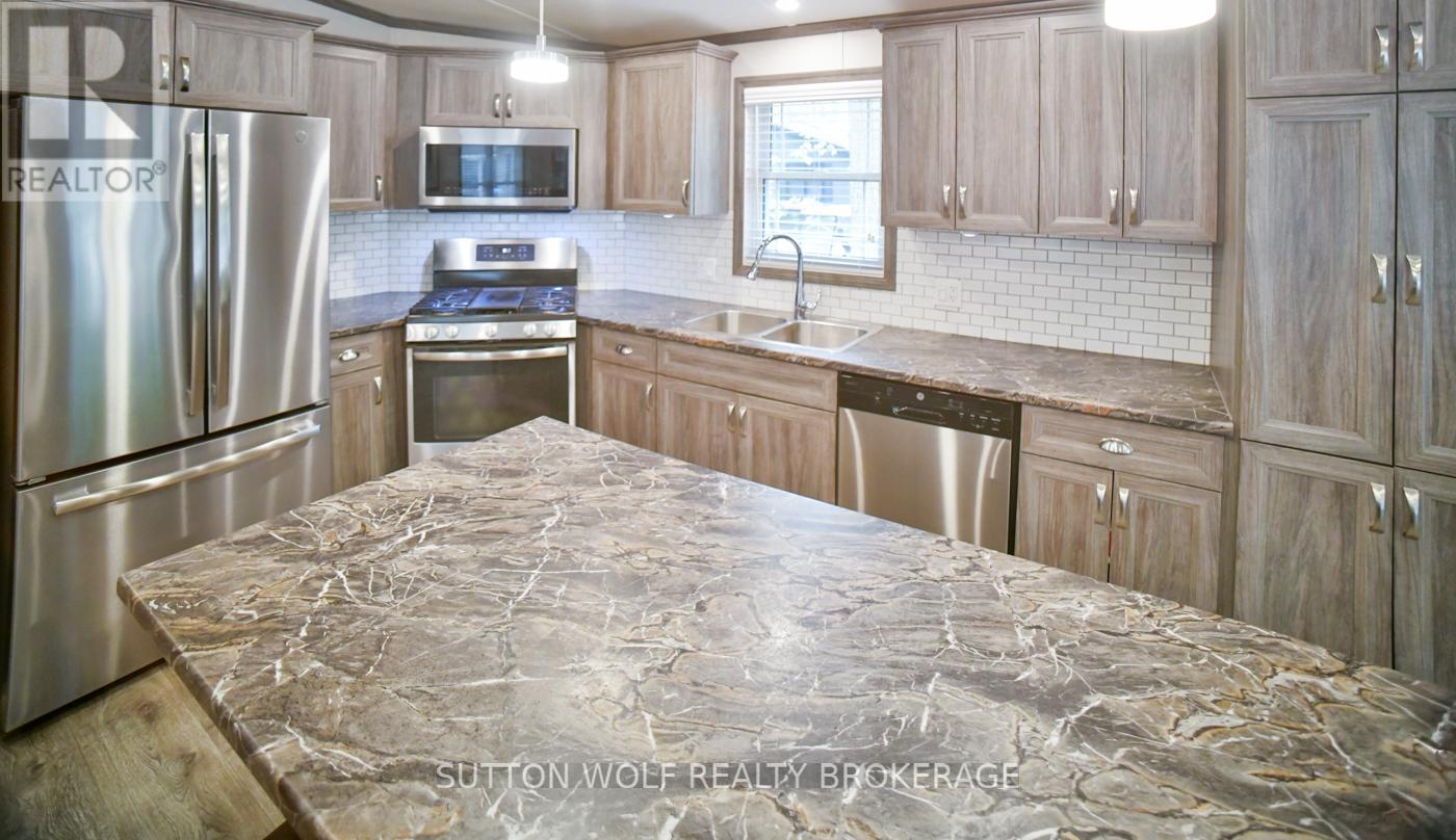 36 - 22790 Amiens Road, Middlesex Centre, Ontario  N0L 1R0 - Photo 11 - X12150754