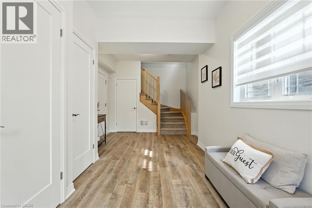 9 Laguna Village Crescent, Hannon, Ontario  L0R 1P0 - Photo 6 - 40772969