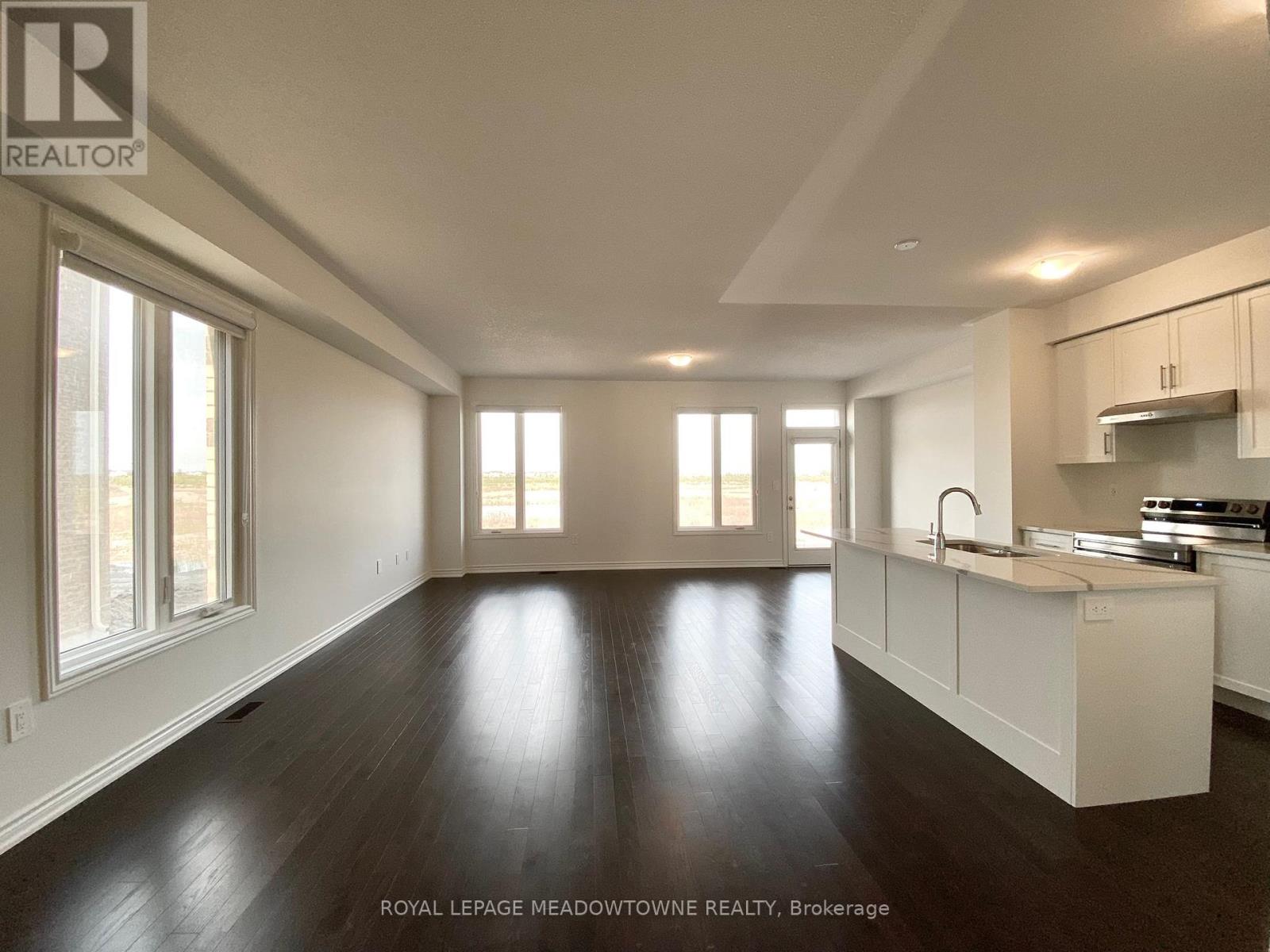 1461 Savoline Boulevard, Milton, Ontario  L9E 2G5 - Photo 6 - W12410202