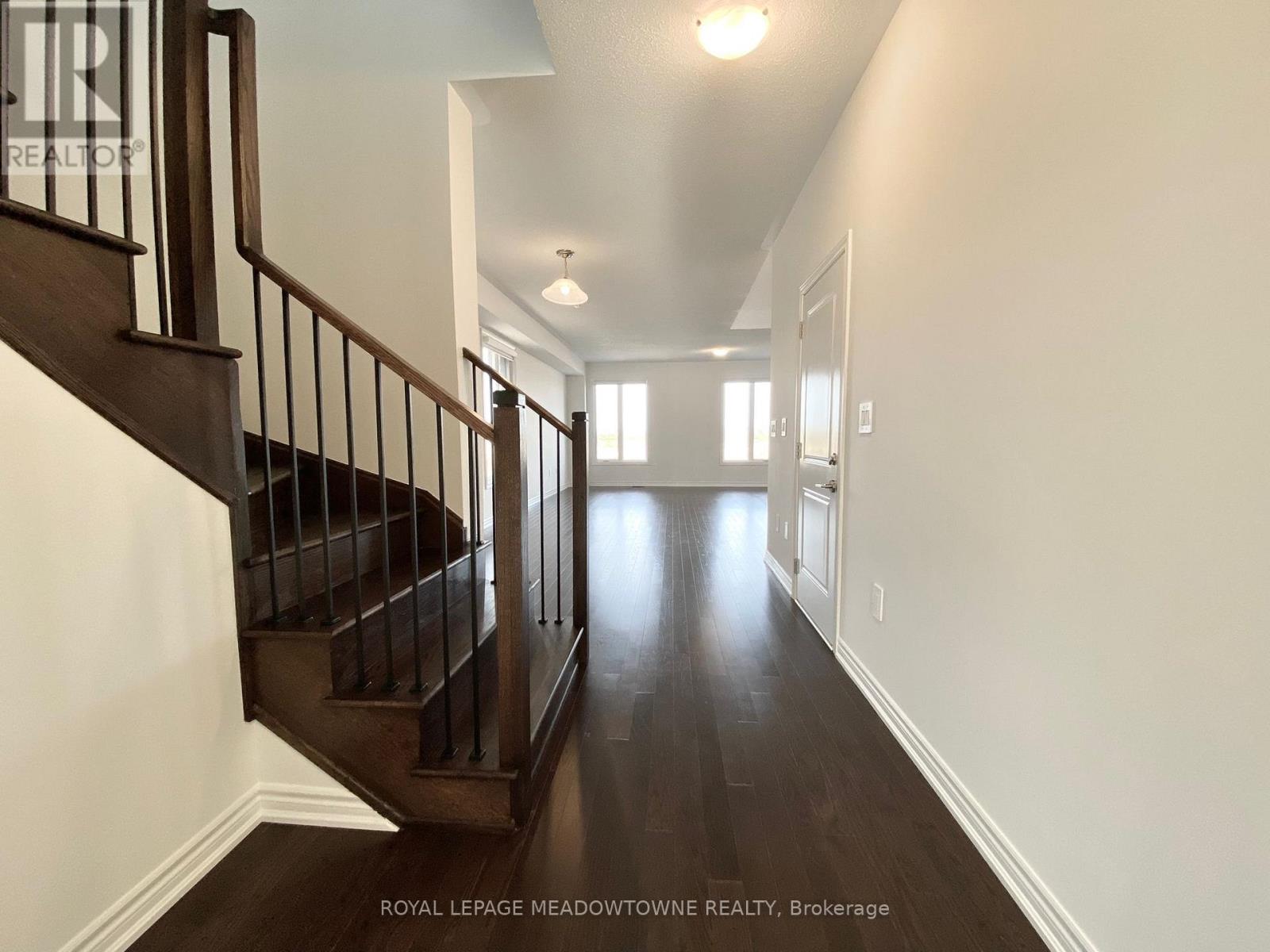 1461 Savoline Boulevard, Milton, Ontario  L9E 2G5 - Photo 5 - W12410202