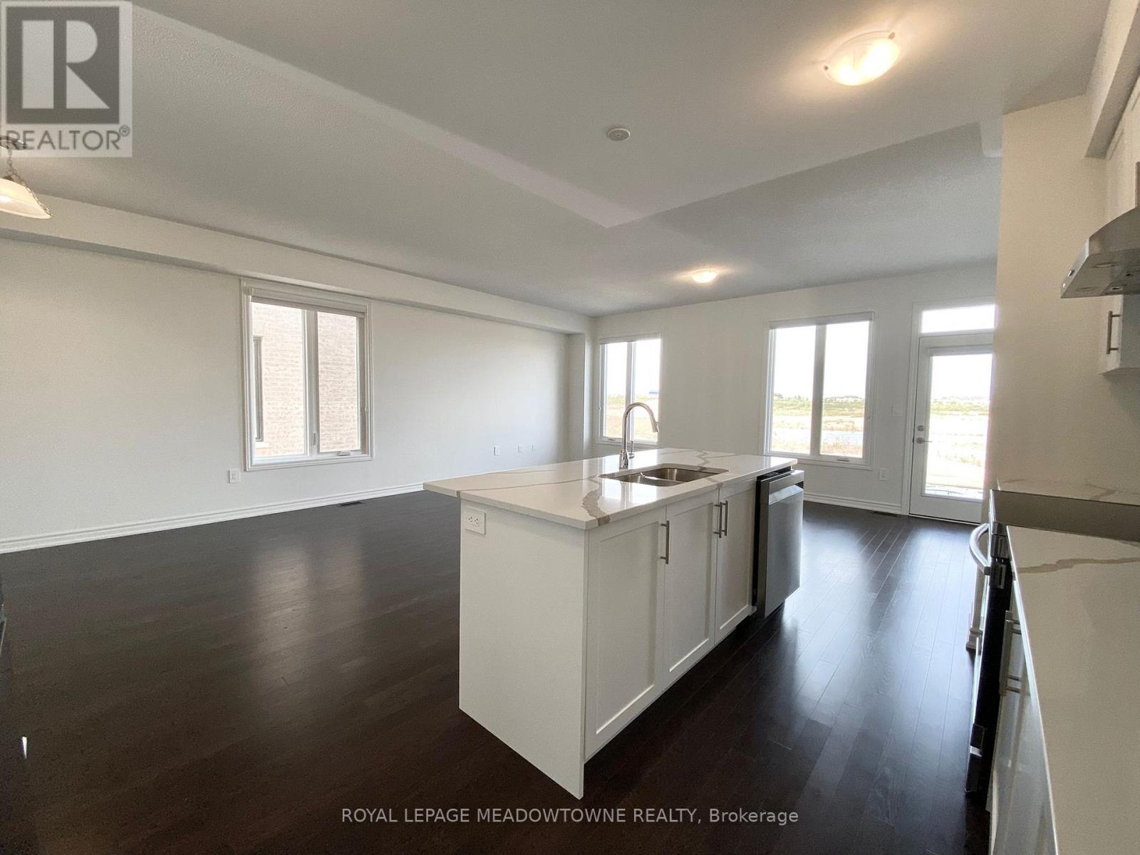 1461 Savoline Boulevard, Milton, Ontario  L9E 2G5 - Photo 10 - W12410202