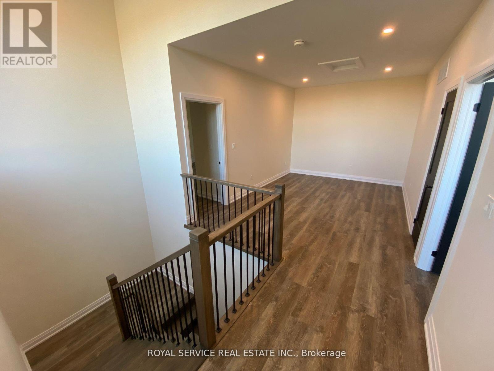 Upper - 61 Waywell Street, Whitby, Ontario  L1N 8P2 - Photo 6 - E12422374
