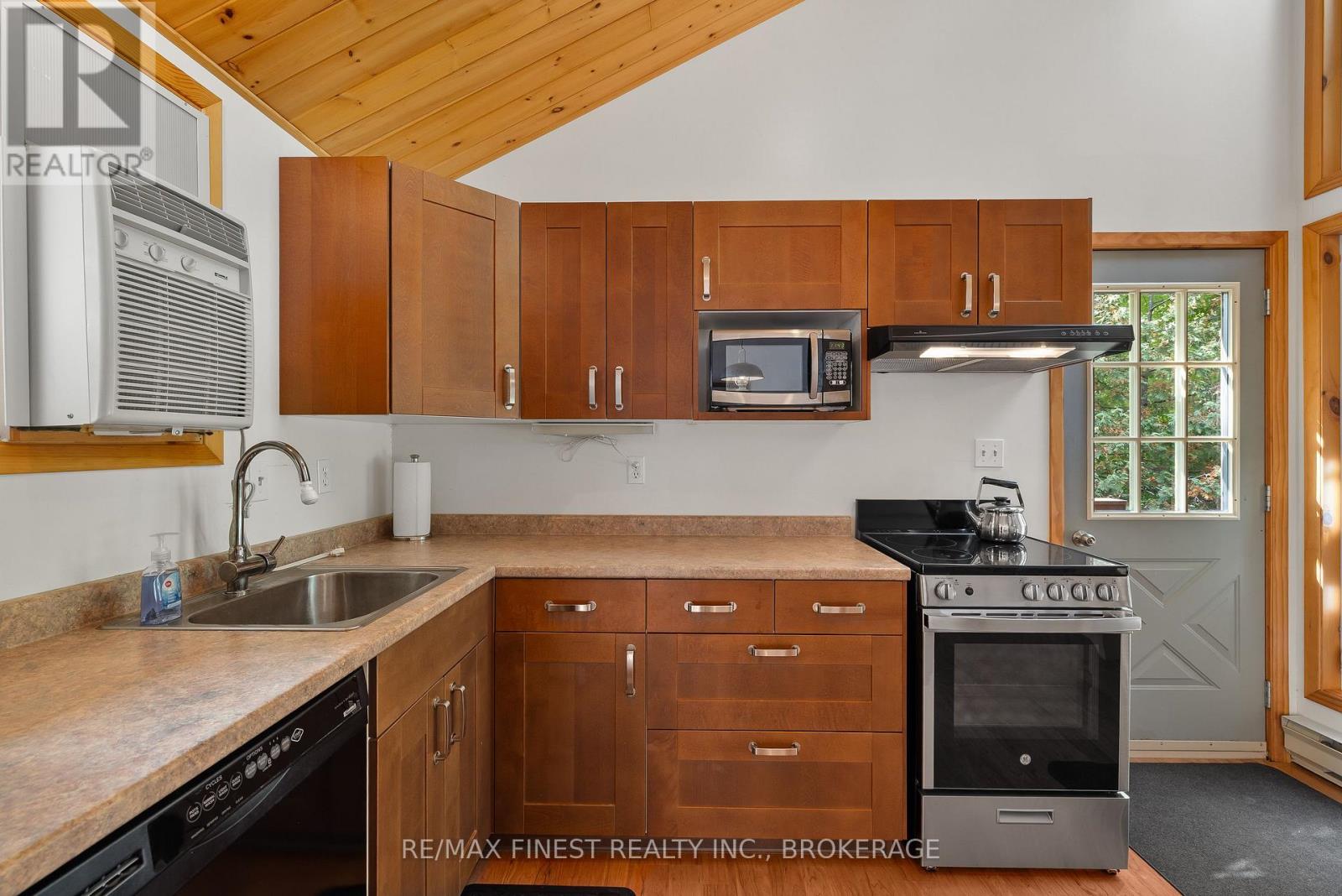 740c Thomas Road, Rideau Lakes, Ontario  K9J 6X2 - Photo 5 - X12422393