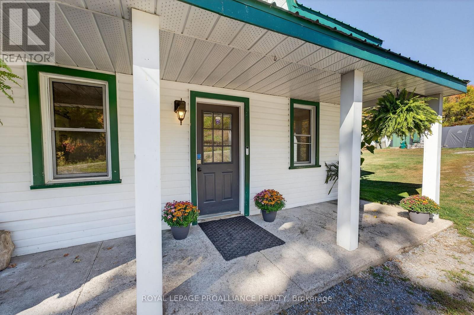 1103 Cronk Road, Frontenac (Frontenac Centre), Ontario  K0H 2K0 - Photo 2 - X12422402