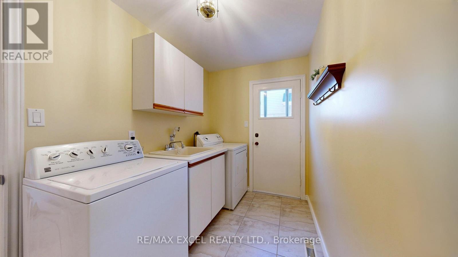 24 Lehman Crescent, Markham (Markham Village), Ontario  L3P 5X1 - Photo 17 - N12422327