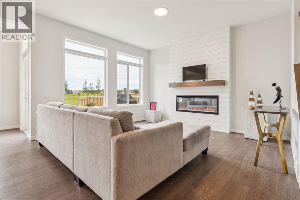 335 Creekside Way Sw, Calgary, Alberta  T2X 5B2 - Photo 5 - A2244221