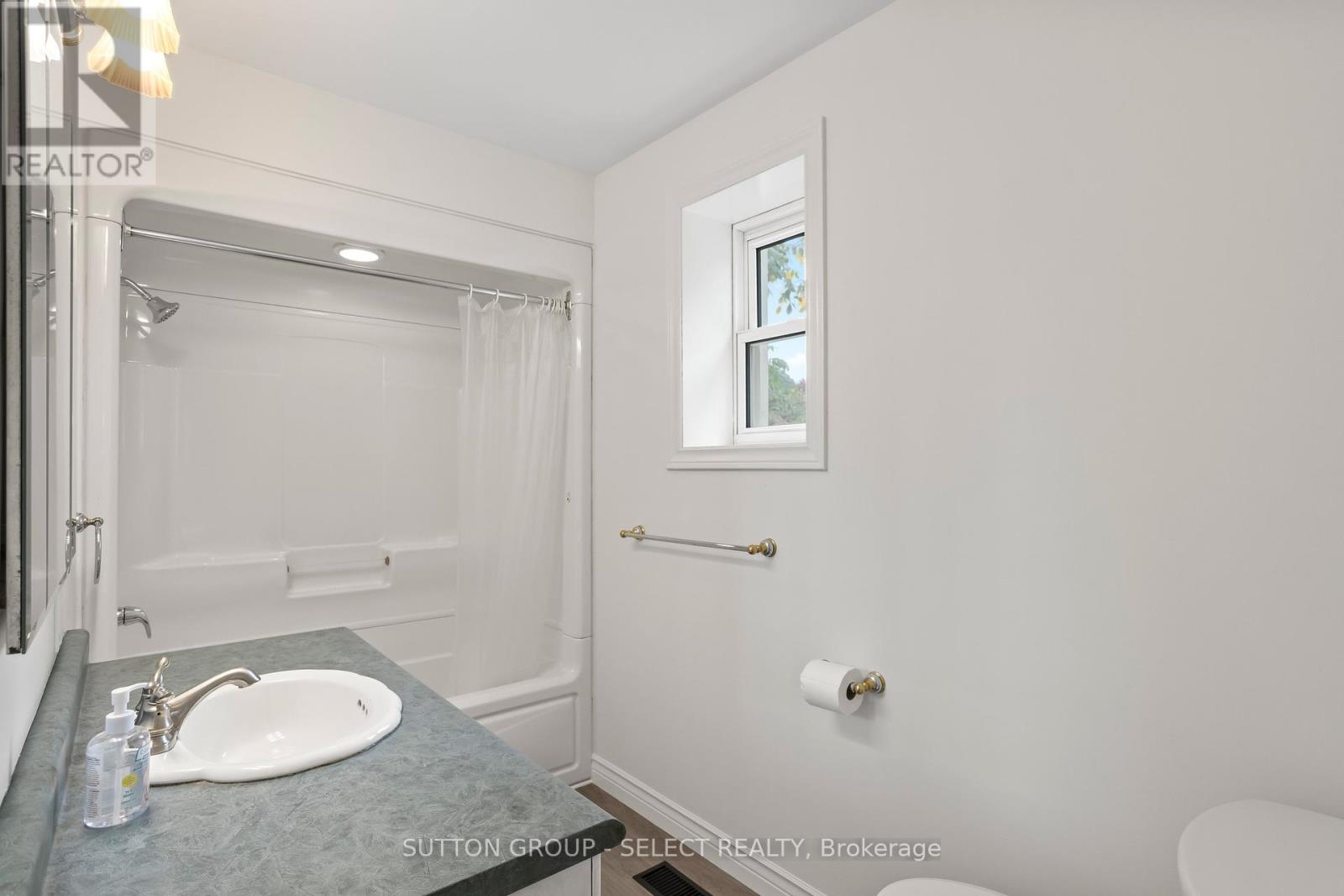 71479 Babylon Line, Bluewater, Ontario  N0M 2T0 - Photo 12 - X12422364