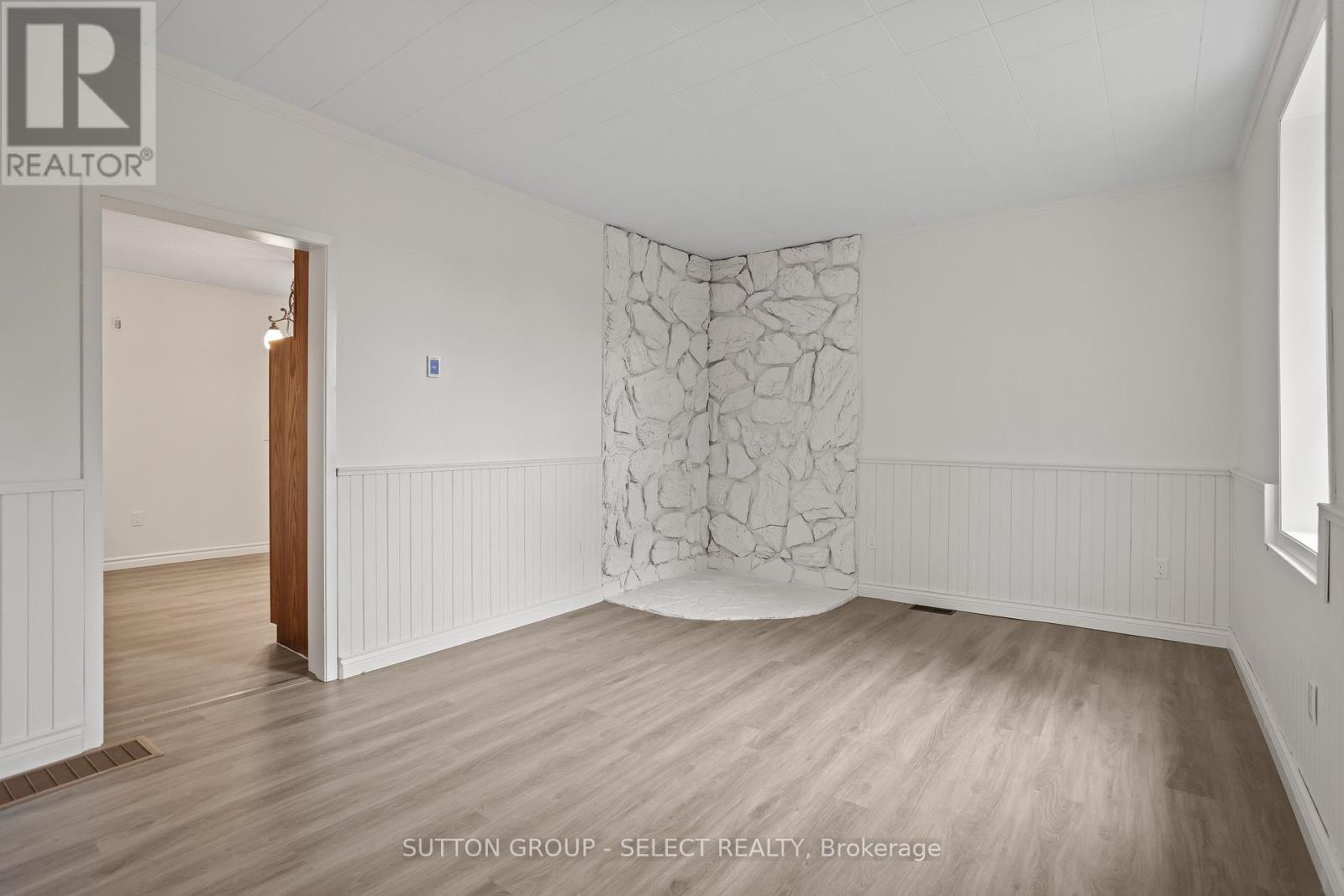 71479 Babylon Line, Bluewater, Ontario  N0M 2T0 - Photo 14 - X12422364
