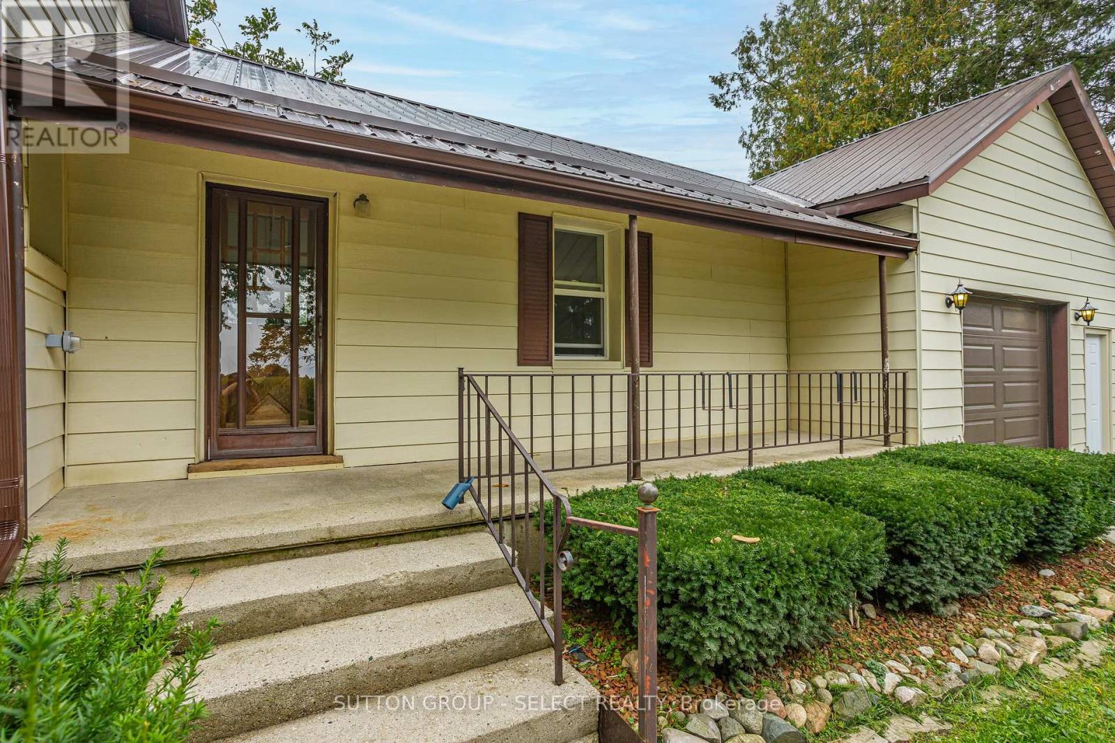 71479 Babylon Line, Bluewater, Ontario  N0M 2T0 - Photo 3 - X12422364