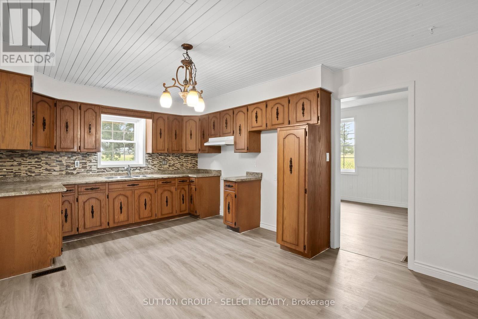 71479 Babylon Line, Bluewater, Ontario  N0M 2T0 - Photo 8 - X12422364
