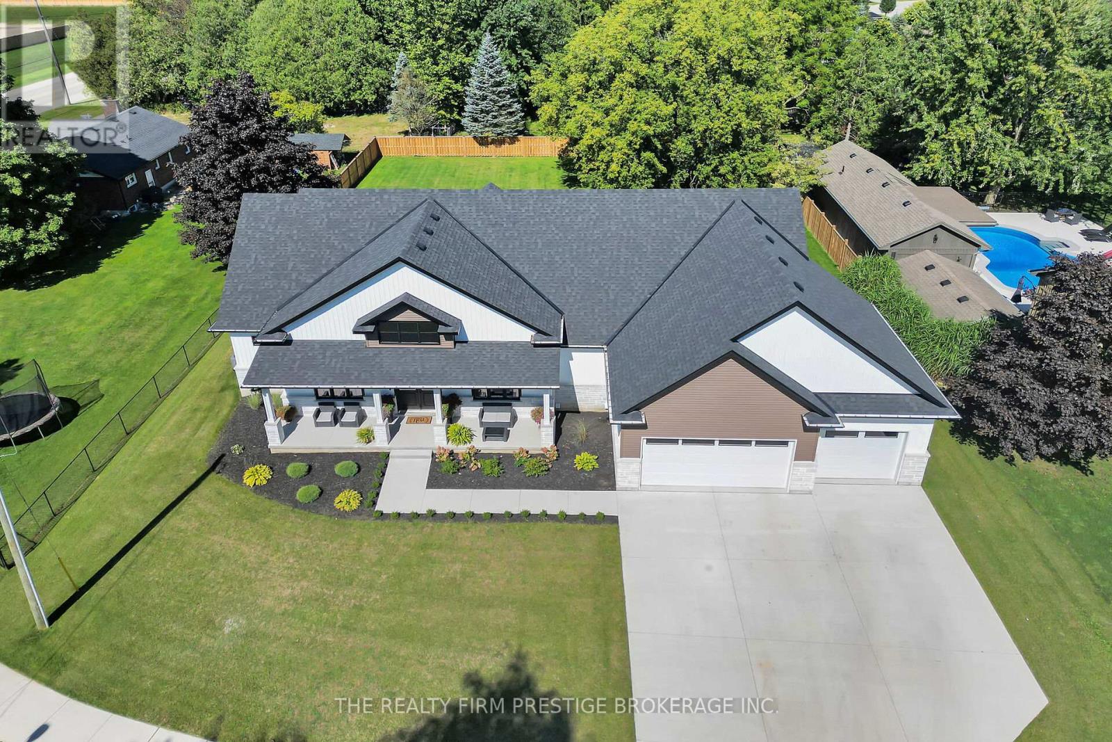 97 Simcoe Avenue, Middlesex Centre, Ontario  N0L 1R0 - Photo 2 - X12422437