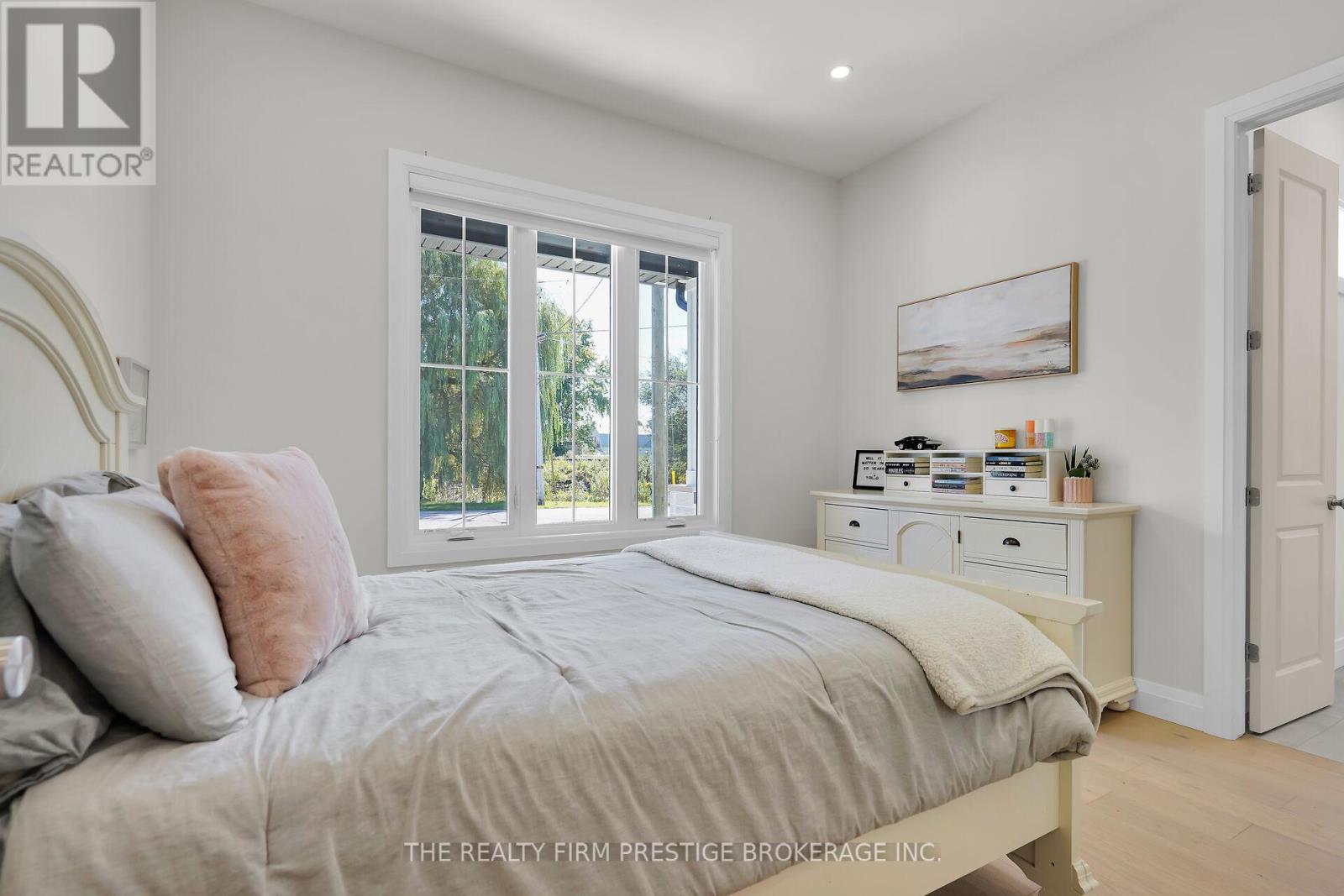 97 Simcoe Avenue, Middlesex Centre, Ontario  N0L 1R0 - Photo 28 - X12422437
