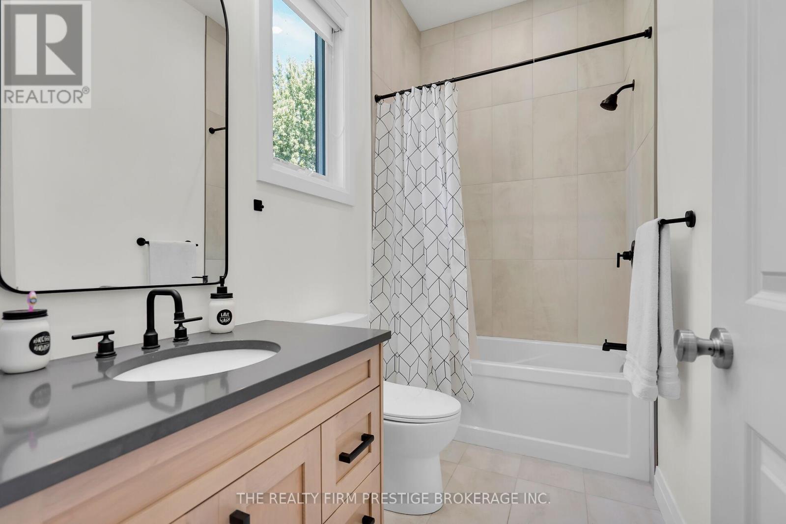 97 Simcoe Avenue, Middlesex Centre, Ontario  N0L 1R0 - Photo 33 - X12422437
