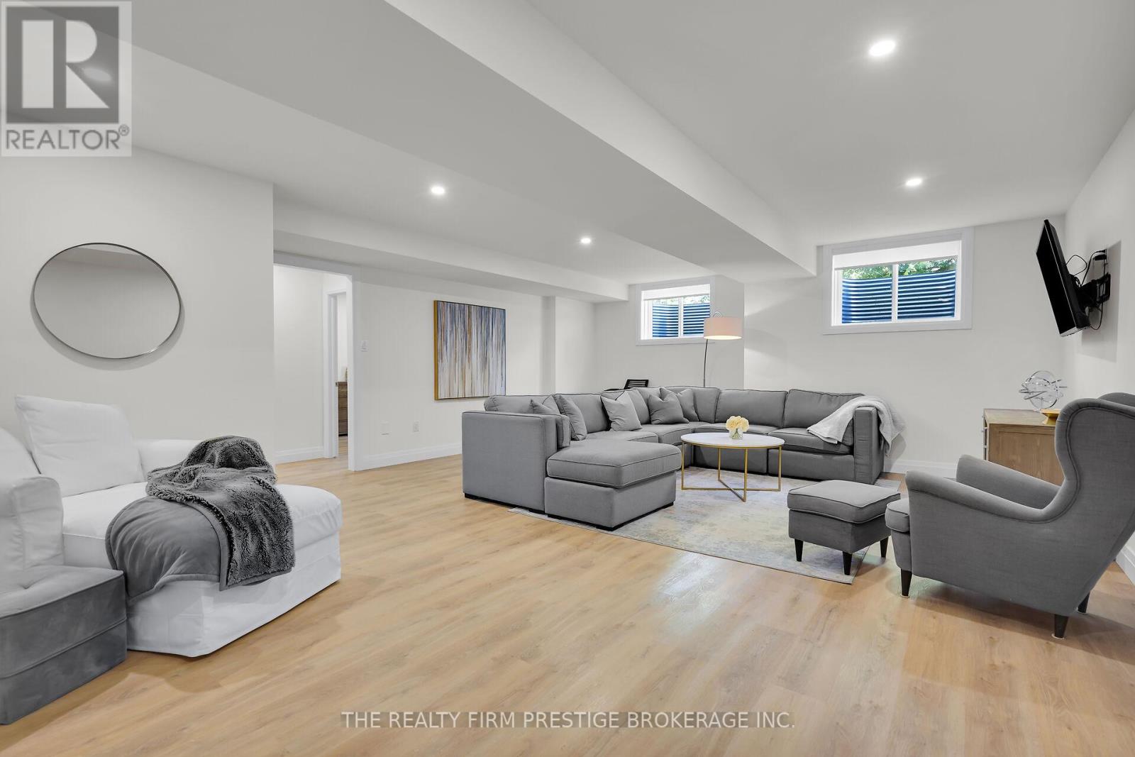 97 Simcoe Avenue, Middlesex Centre, Ontario  N0L 1R0 - Photo 36 - X12422437