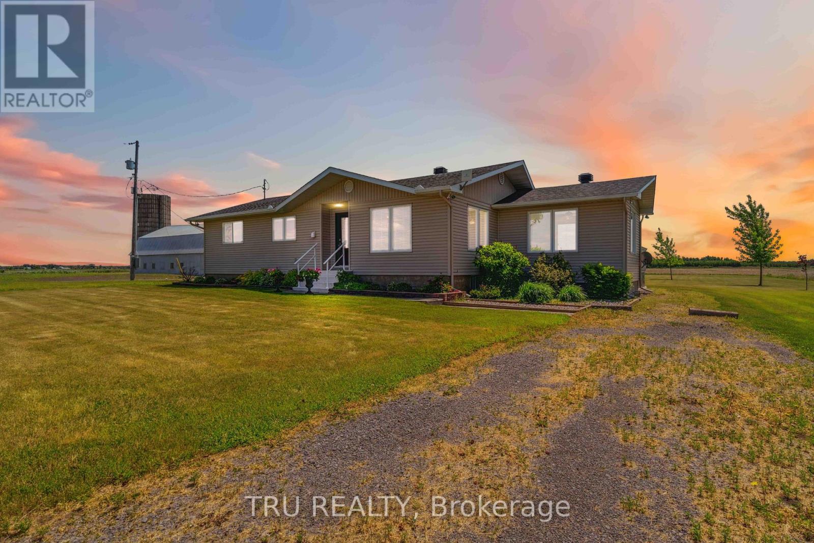 970 Concession 10 Road, Alfred And Plantagenet, Ontario  K0B 1A0 - Photo 1 - X12422345