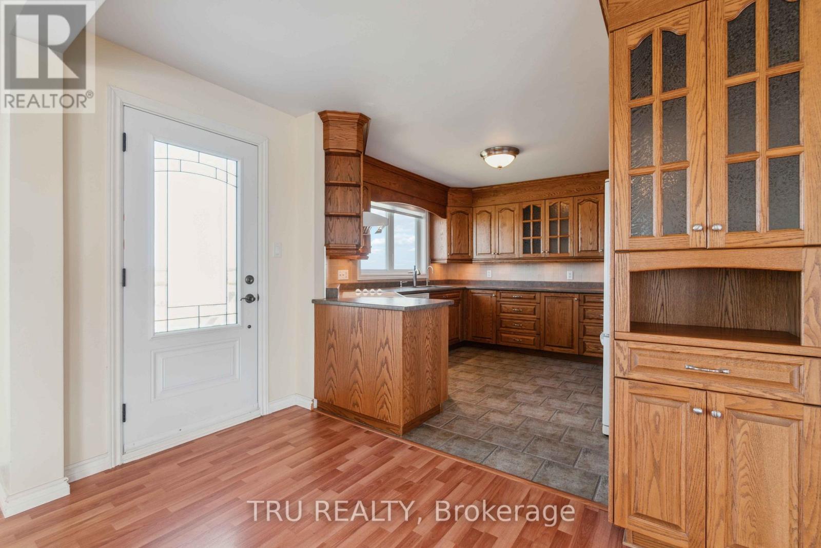 970 Concession 10 Road, Alfred And Plantagenet, Ontario  K0B 1A0 - Photo 18 - X12422345